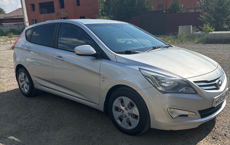 Hyundai Solaris II рестайлинг, 2016 год, 1 300 000 рублей, 2 фотография