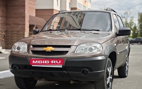Chevrolet Niva I рестайлинг, 2013 год, 535 000 рублей, 24 фотография