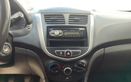 Hyundai Solaris II рестайлинг, 2012 год, 570 000 рублей, 15 фотография