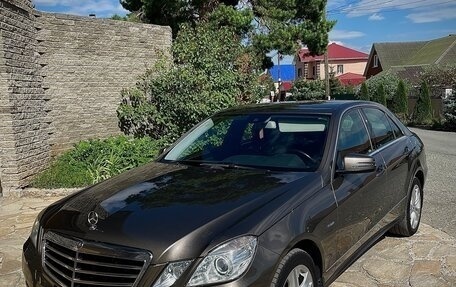 Mercedes-Benz E-Класс, 2011 год, 2 500 000 рублей, 2 фотография