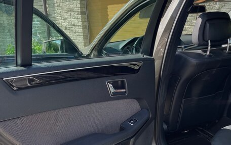 Mercedes-Benz E-Класс, 2011 год, 2 500 000 рублей, 7 фотография