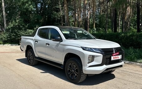 Mitsubishi L200 IV рестайлинг, 2023 год, 5 150 000 рублей, 2 фотография