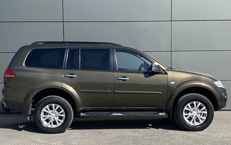 Mitsubishi Pajero Sport II рестайлинг, 2014 год, 1 999 000 рублей, 4 фотография