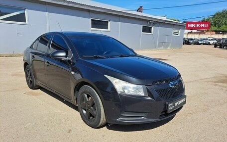 Chevrolet Cruze II, 2011 год, 749 000 рублей, 3 фотография
