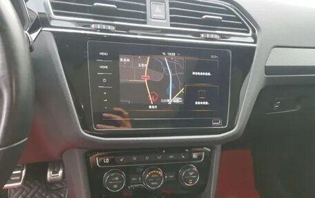 Volkswagen Tiguan II, 2021 год, 2 130 000 рублей, 13 фотография