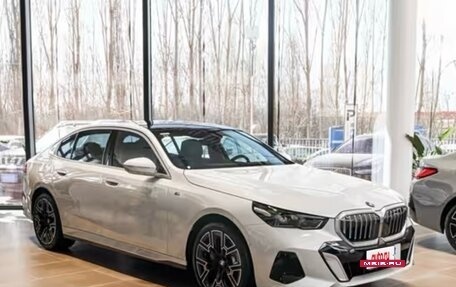 BMW 5 серия, 2024 год, 6 100 000 рублей, 2 фотография