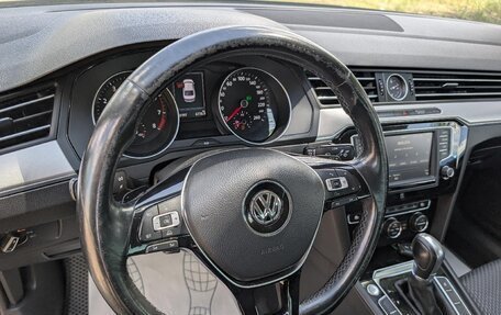 Volkswagen Passat B8 рестайлинг, 2017 год, 1 950 000 рублей, 6 фотография