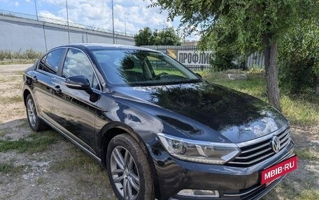 Volkswagen Passat B8 рестайлинг, 2017 год, 1 950 000 рублей, 2 фотография