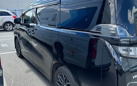 Toyota Vellfire II, 2019 год, 3 560 000 рублей, 2 фотография