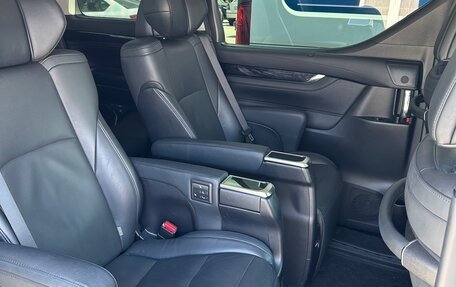 Toyota Vellfire II, 2019 год, 3 560 000 рублей, 8 фотография