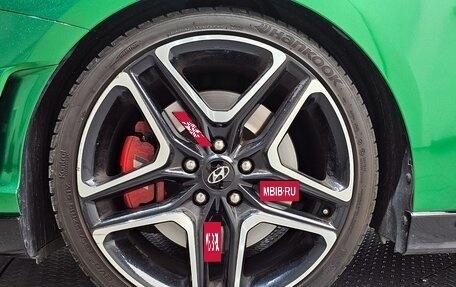 Hyundai Veloster II, 2021 год, 2 220 000 рублей, 6 фотография