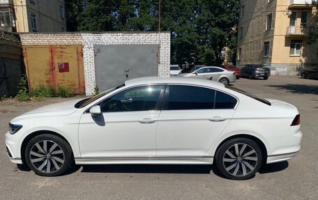 Volkswagen Passat B8 рестайлинг, 2017 год, 1 715 000 рублей, 5 фотография