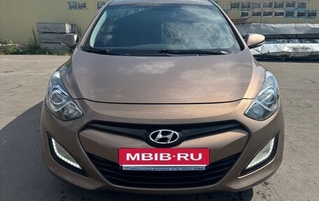 Hyundai i30 II рестайлинг, 2013 год, 1 070 000 рублей, 2 фотография