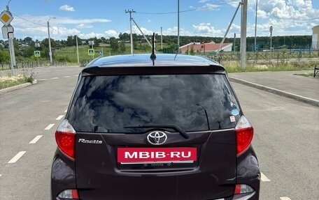 Toyota Ractis II, 2011 год, 930 000 рублей, 3 фотография