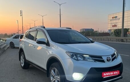 Toyota RAV4, 2013 год, 2 330 000 рублей, 3 фотография