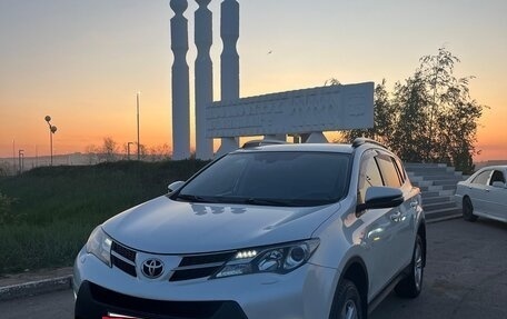 Toyota RAV4, 2013 год, 2 330 000 рублей, 2 фотография