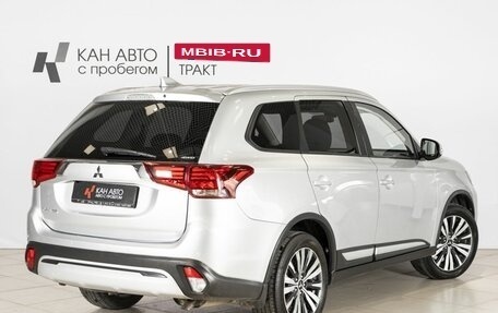 Mitsubishi Outlander III рестайлинг 3, 2019 год, 1 974 258 рублей, 2 фотография