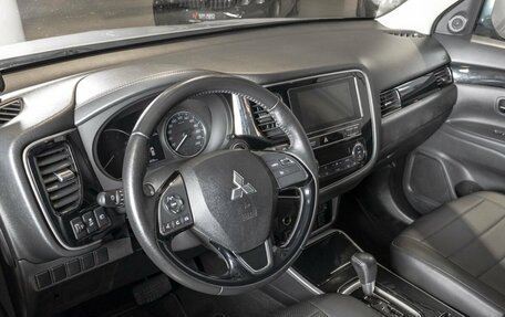 Mitsubishi Outlander III рестайлинг 3, 2019 год, 1 974 258 рублей, 3 фотография