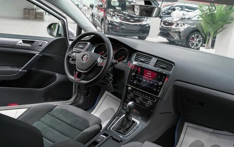 Volkswagen Golf VII, 2020 год, 1 819 000 рублей, 10 фотография