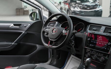 Volkswagen Golf VII, 2020 год, 1 819 000 рублей, 11 фотография