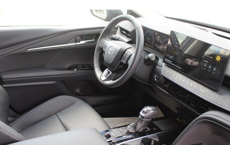 Toyota Camry, 2024 год, 4 990 000 рублей, 14 фотография
