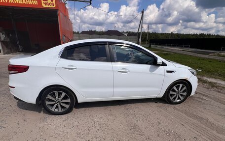 KIA Rio III рестайлинг, 2016 год, 900 000 рублей, 4 фотография