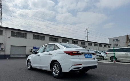 Ford Escort, 2022 год, 1 000 000 рублей, 24 фотография