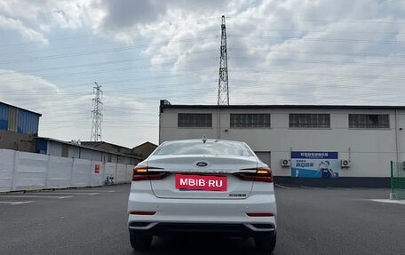 Ford Escort, 2022 год, 1 000 000 рублей, 25 фотография