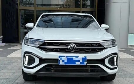 Volkswagen T-Roc I, 2024 год, 1 981 840 рублей, 2 фотография