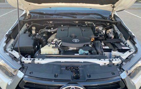 Toyota Hilux VIII, 2021 год, 5 200 000 рублей, 14 фотография