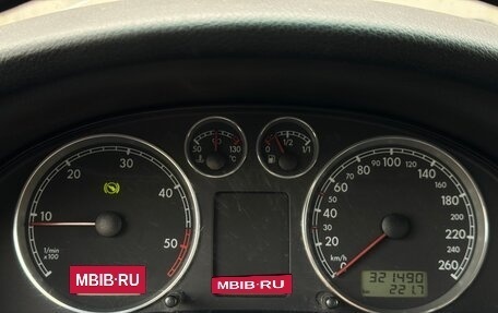 Volkswagen Passat B5+ рестайлинг, 2002 год, 525 000 рублей, 11 фотография