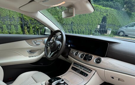 Mercedes-Benz E-Класс, 2018 год, 3 750 000 рублей, 29 фотография