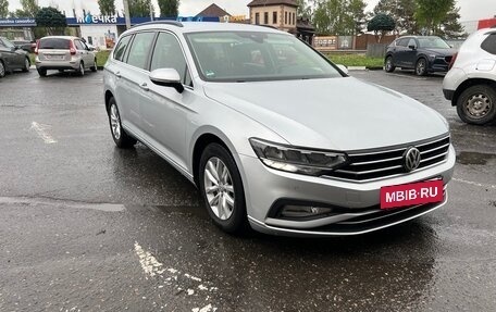 Volkswagen Passat B8 рестайлинг, 2019 год, 1 999 999 рублей, 6 фотография