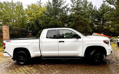 Toyota Tundra II, 2021 год, 5 550 000 рублей, 2 фотография