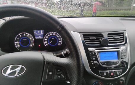 Hyundai Solaris II рестайлинг, 2012 год, 668 000 рублей, 11 фотография