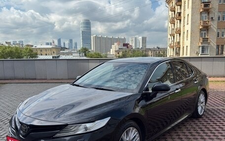 Toyota Camry, 2020 год, 3 400 000 рублей, 2 фотография