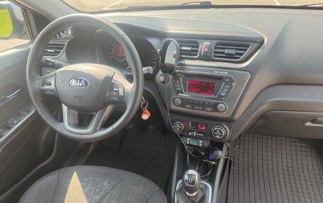 KIA Rio III рестайлинг, 2013 год, 25 фотография