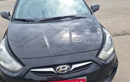 Hyundai Solaris II рестайлинг, 2013 год, 680 000 рублей, 2 фотография