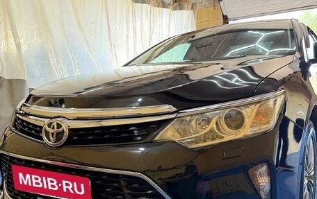 Toyota Camry, 2017 год, 2 000 000 рублей, 2 фотография