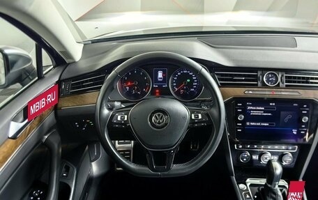 Volkswagen Passat B8 рестайлинг, 2018 год, 2 749 000 рублей, 20 фотография
