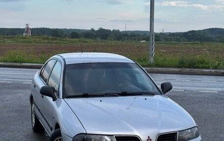 Mitsubishi Carisma I, 2000 год, 240 000 рублей, 1 фотография