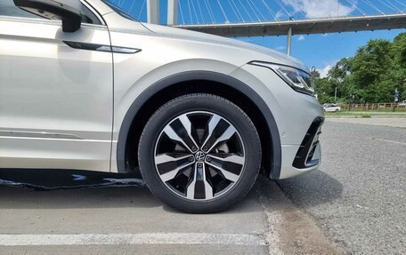 Volkswagen Tiguan II, 2021 год, 4 280 000 рублей, 6 фотография