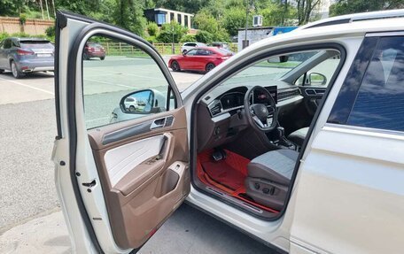 Volkswagen Tiguan II, 2021 год, 4 280 000 рублей, 10 фотография