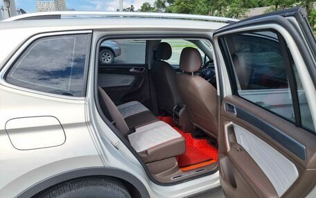 Volkswagen Tiguan II, 2021 год, 4 280 000 рублей, 13 фотография