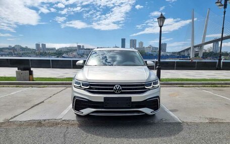 Volkswagen Tiguan II, 2021 год, 4 280 000 рублей, 16 фотография