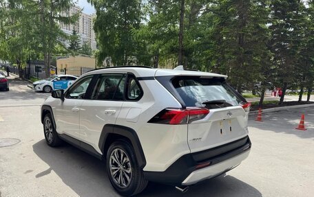 Toyota RAV4, 2025 год, 3 780 000 рублей, 2 фотография