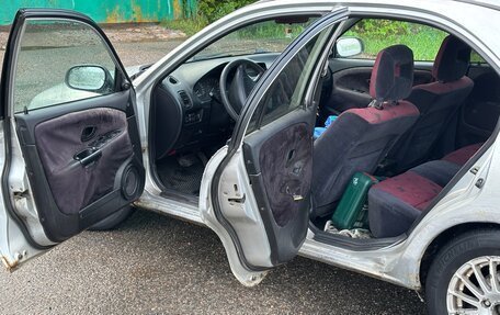 Mitsubishi Carisma I, 2000 год, 240 000 рублей, 10 фотография