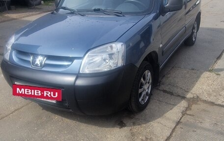 Peugeot Partner II рестайлинг 2, 2011 год, 545 000 рублей, 2 фотография