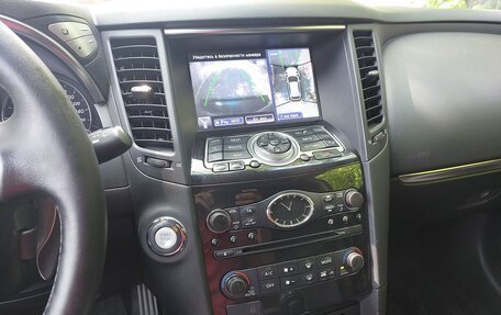 Infiniti QX70, 2015 год, 1 950 000 рублей, 8 фотография
