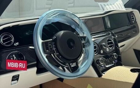 Rolls-Royce Cullinan, 2025 год, 80 000 000 рублей, 7 фотография